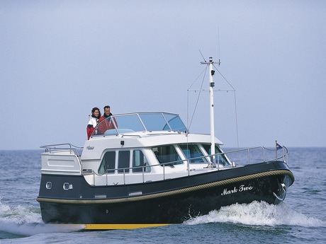 bateau à moteur Baie de Lübeck