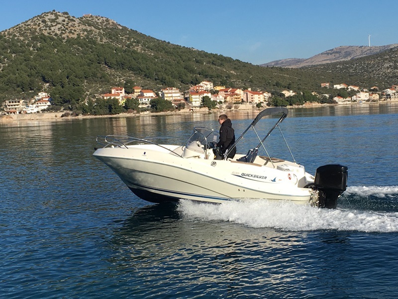 Motorboote Marina Agana